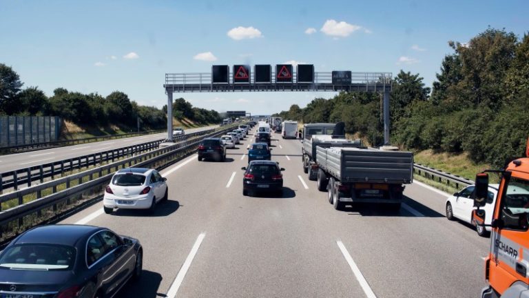 ADAC Stauprognose für 22. bis 24. März - Elf Bundesländer starten in ...