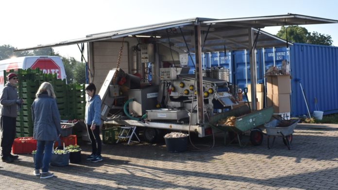 Lokale_Agenda_Most-Saftpresse_Kisten