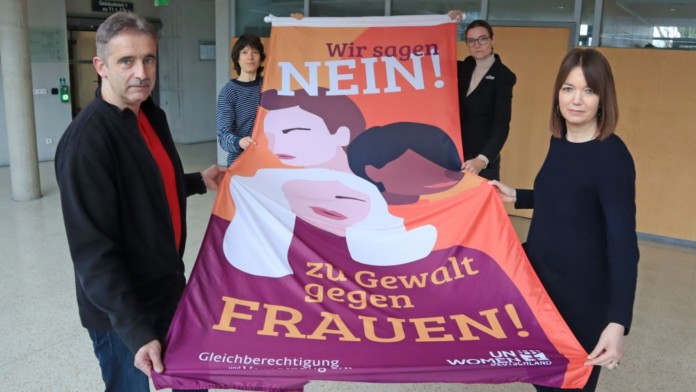 2025_Kreis-GT_Flagge_Gewalt_gegen_Frauen